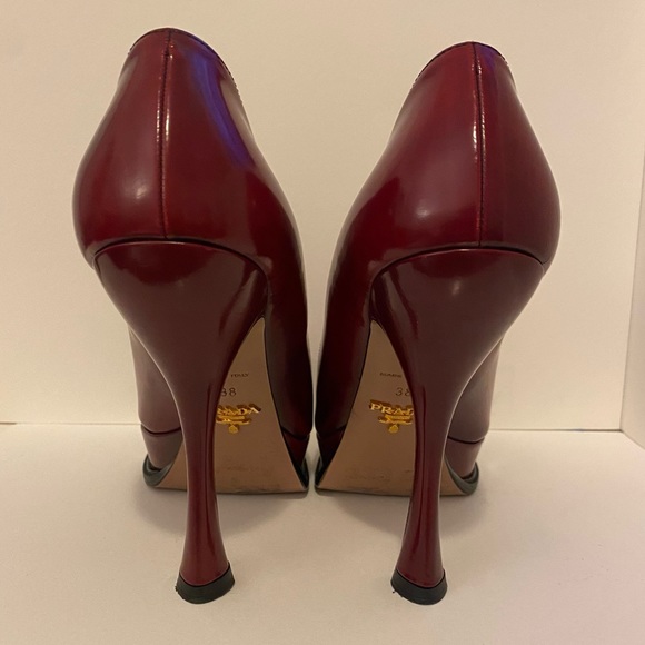 PRADA ❤️🔥 red leather PUMPS ❤️🔥 heels - Picture 4 of 9